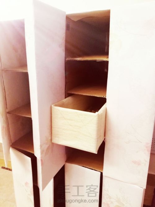 纸壳箱变身小房子置物柜 第5步