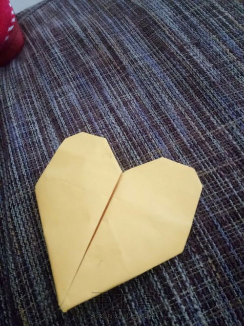 折纸爱心 第1步