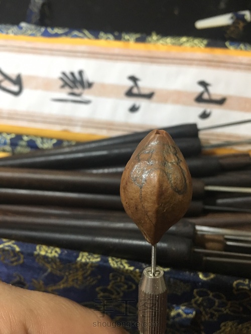 橄榄核雕刻达摩 第2步