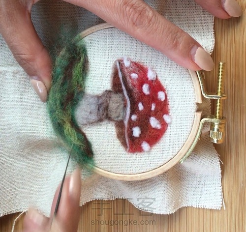 绣绷羊毛蘑菇画 第17步