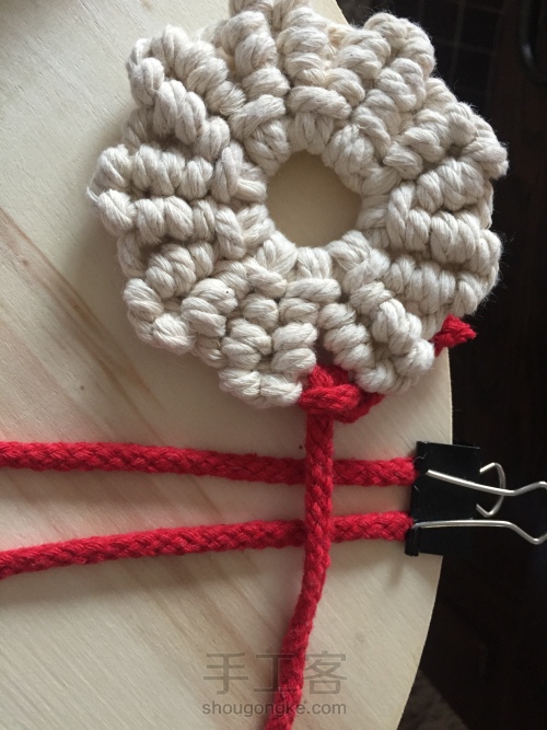【Macrame】编织——圣诞配色花环杯垫 第55步