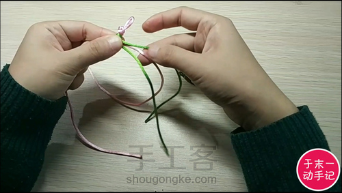 立体四股辫的编法和技巧【于末一动手记-006记】 第3步