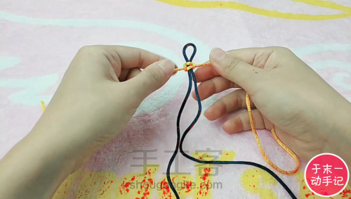 编手绳超实用的双向平结编法【于末一动手记-012记】 第7步