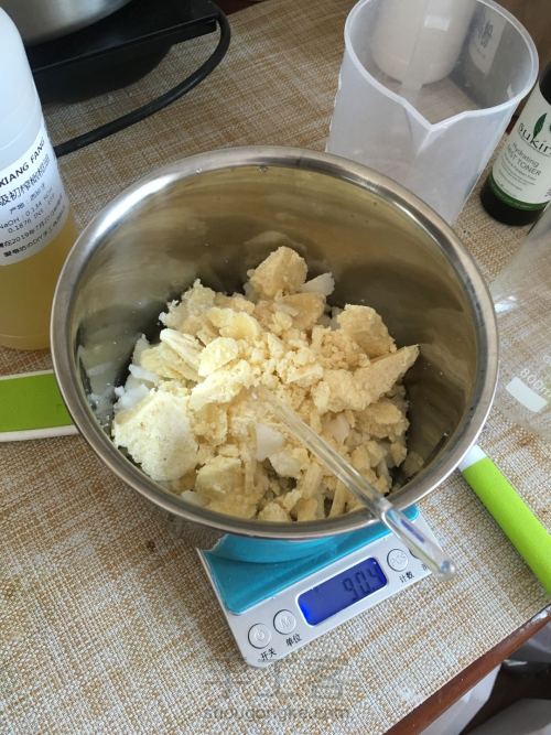 牛奶橄榄手工皂 冷制皂 第1步