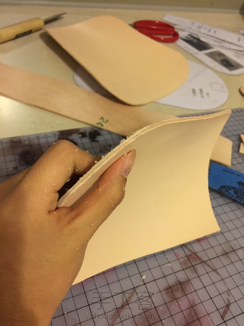 手工皮包 马鞍包 第2步