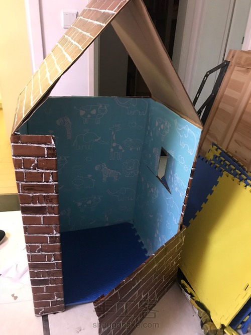 宝宝喜欢的可爱圣诞小纸屋玩具小房子 第10步