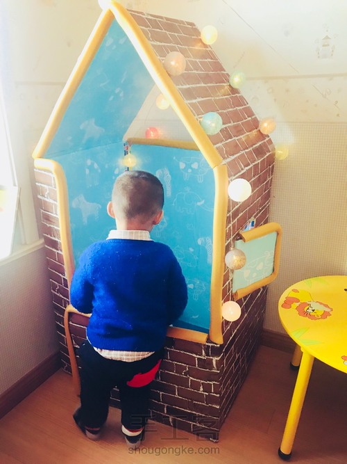 宝宝喜欢的可爱圣诞小纸屋玩具小房子 第14步