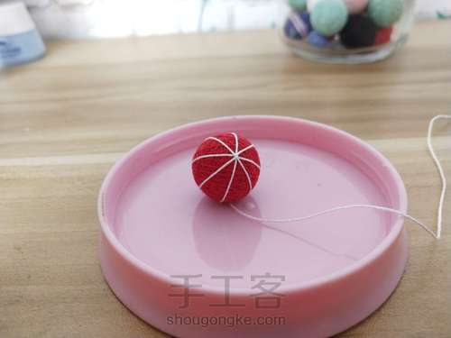 【线意】麻叶手鞠陶瓷书签 第2步