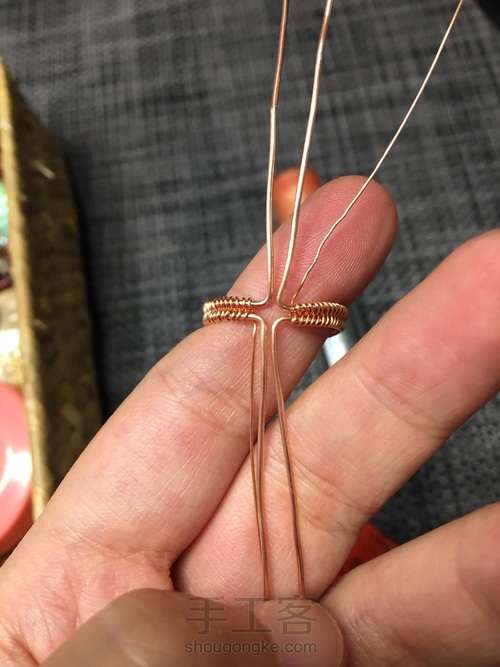 爪镶月光石绕线戒指 第2步