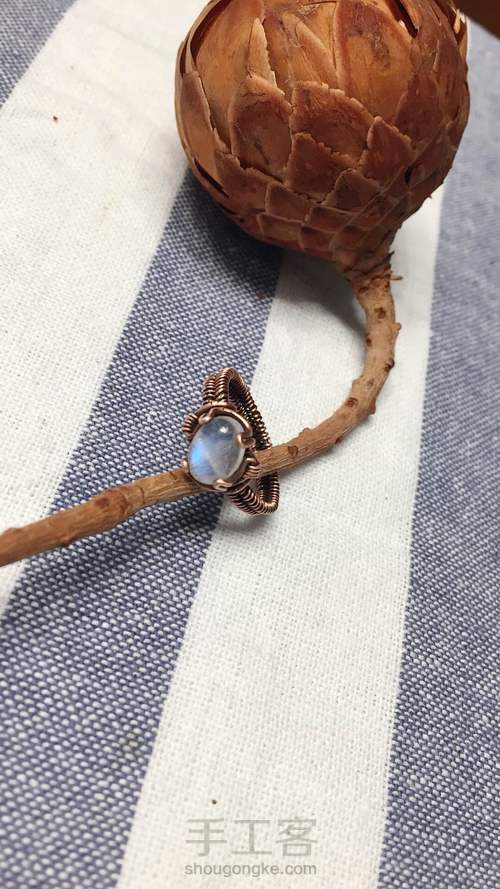 爪镶月光石绕线戒指 第13步