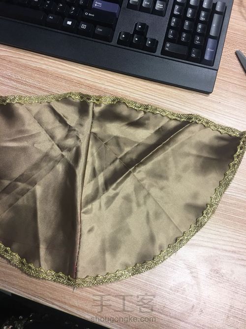 找出闲置的布，做了个晚礼服 第5步