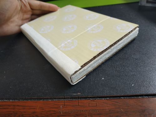 自制夏日西瓜🍉水彩手绘本 第4步