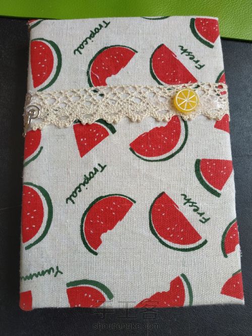 自制夏日西瓜🍉水彩手绘本 第6步