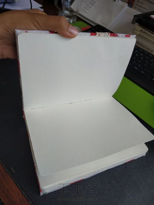 自制夏日西瓜🍉水彩手绘本 第7步