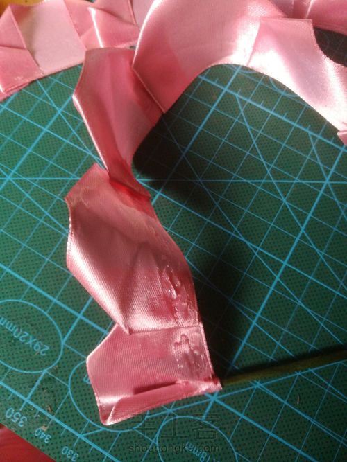 缎带玫瑰花制作教程 第6步