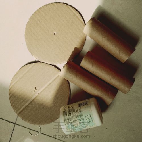 废物利用之笔筒 第2步