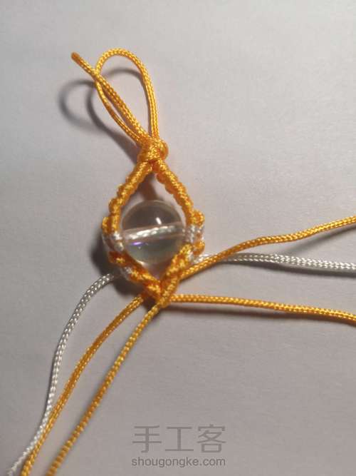 包珠:加线穿孔法 第10步