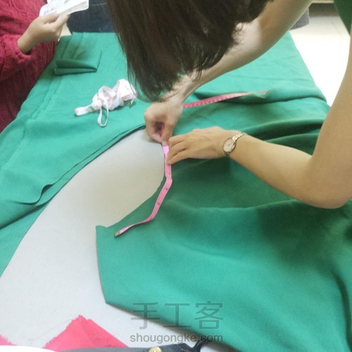 简约大气的伞裙 第2步