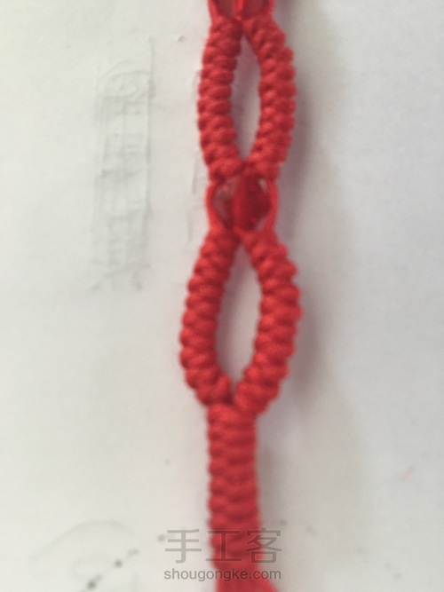 红色的本命手绳，款式是模仿的，中间略有改动 第6步