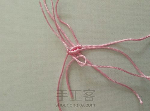 结编樱花小挂饰 第4步