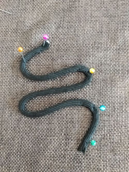 六瓣花结 第2步