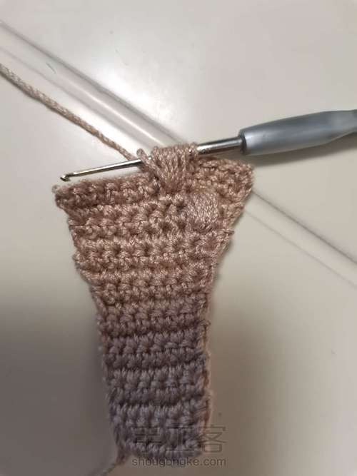 蝴蝶结发带钩针 第2步