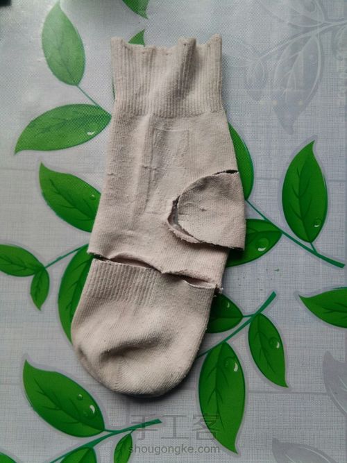 袜子改造，秒变娃娃衣。 第1步