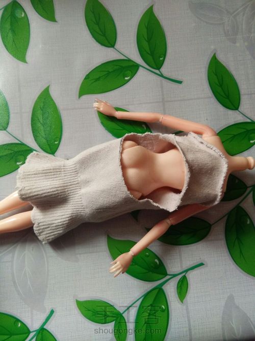 袜子改造，秒变娃娃衣。 第4步