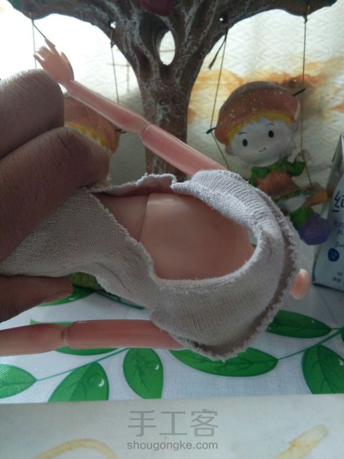 袜子改造，秒变娃娃衣。 第5步