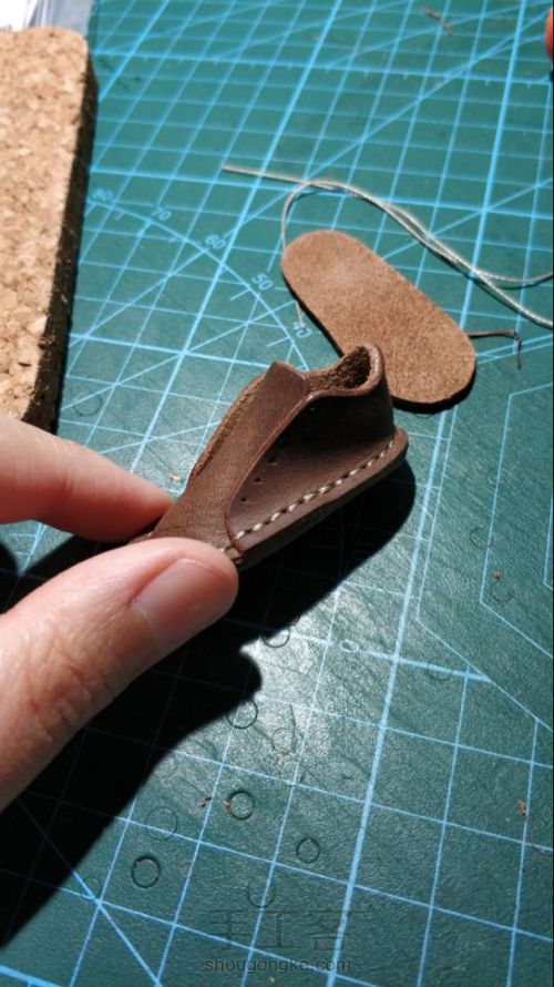 皮制mini小板鞋挂件 第5步