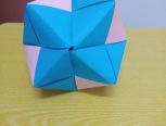 十二张正方形纸组合立体球体，锻炼了空间想象能力