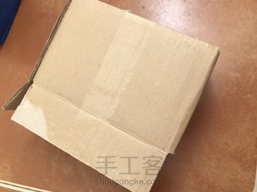 超简易快递盒书架置物架 第1步