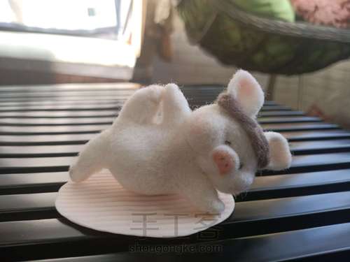 羊毛毡小猪教程，小猪妹的瑜伽 第13步