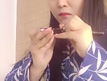 很喜欢木雕工艺品，所以今天大胆尝试一下，不过用手工雕刻刀来做，手需要用力气，而且又担心被割到，所以超级累手！