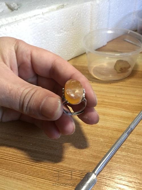 手工蜜蜡戒指制作教程 第2步