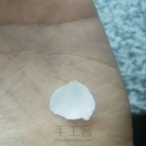 树脂粘土小玫瑰花的制作过程 第6步