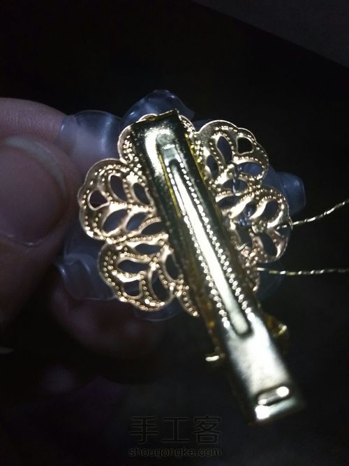 清新磨砂花小发夹 第3步