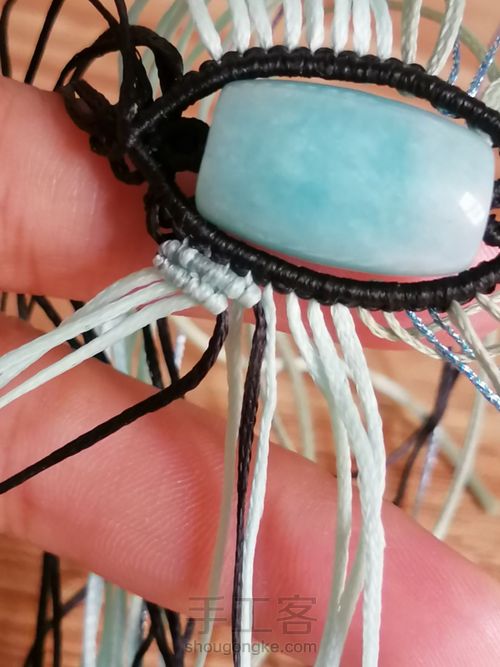 炫彩蝴蝶编织教程—桶珠款 第10步