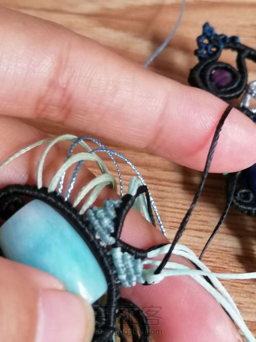 炫彩蝴蝶编织教程—桶珠款 第15步