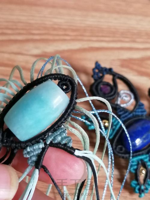 炫彩蝴蝶编织教程—桶珠款 第17步