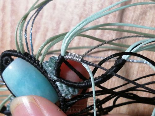 炫彩蝴蝶编织教程—桶珠款 第22步