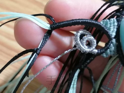 炫彩蝴蝶编织教程—桶珠款 第29步