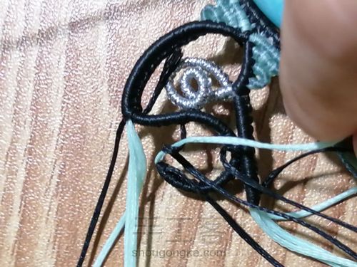 炫彩蝴蝶编织教程—桶珠款 第40步