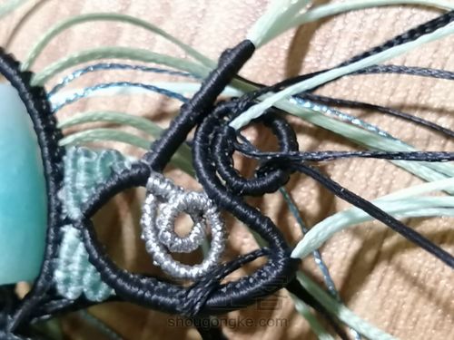 炫彩蝴蝶编织教程—桶珠款 第41步