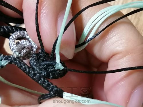 炫彩蝴蝶编织教程—桶珠款 第45步