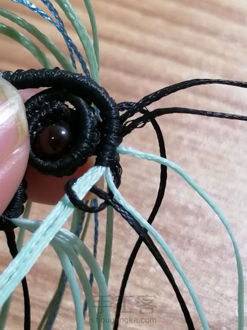 炫彩蝴蝶编织教程—桶珠款 第50步