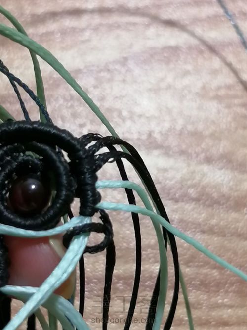 炫彩蝴蝶编织教程—桶珠款 第51步