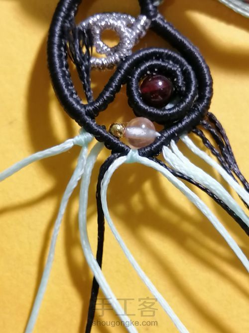 炫彩蝴蝶编织教程—桶珠款 第59步