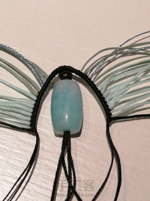 炫彩蝴蝶编织教程—桶珠款 第6步