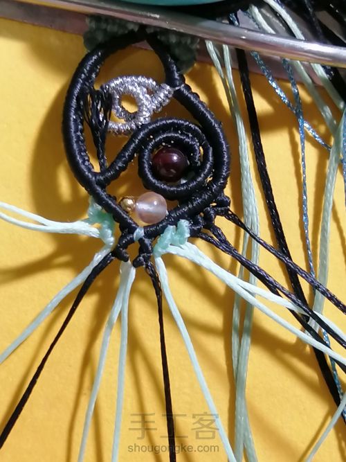 炫彩蝴蝶编织教程—桶珠款 第62步